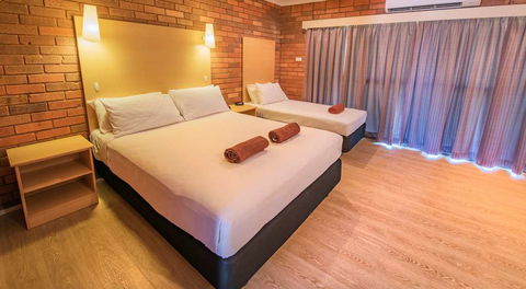 Contour Hotel - Darwin Holiday 3