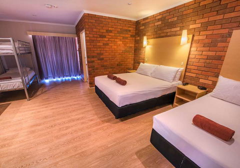 Contour Hotel - Darwin Holiday 4