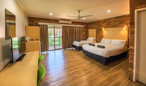 Contour Hotel - Darwin Holiday 7