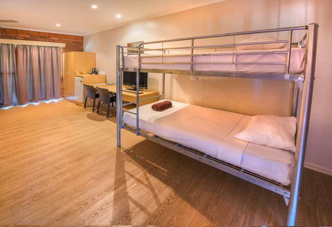 Contour Hotel - Darwin Holiday 8