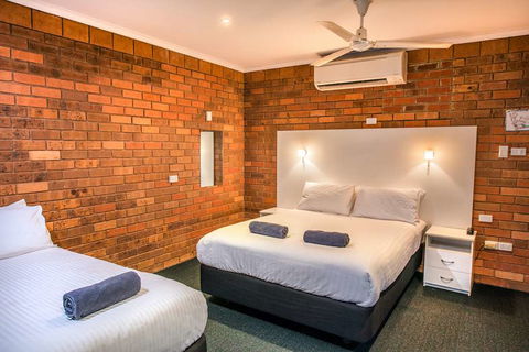 Contour Hotel - Darwin Holiday 9