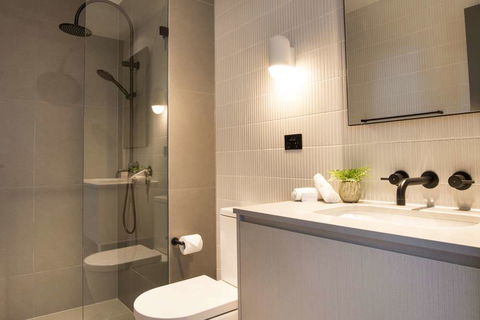 The Chen - Art Series - Darwin Holiday 1