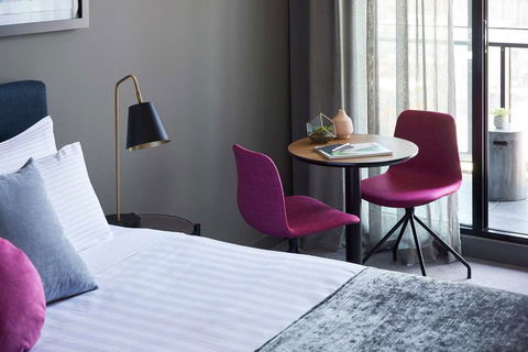 The Chen - Art Series - Darwin Holiday 7