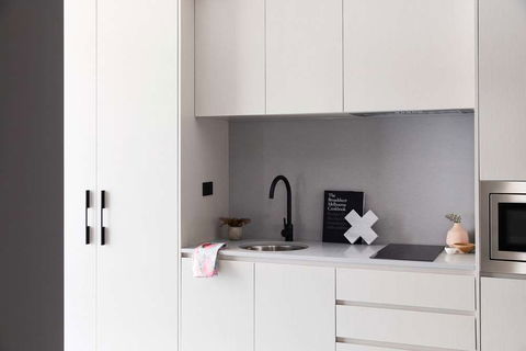 The Chen - Art Series - Darwin Holiday 15