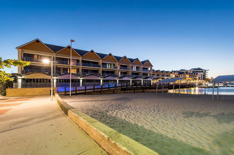 Dolphin Quay Apartment Hotel - Darwin Holiday 0