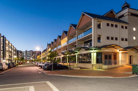 Dolphin Quay Apartment Hotel - Darwin Holiday 1