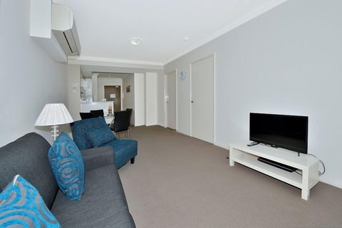 Dolphin Quay Apartment Hotel - Darwin Holiday 2