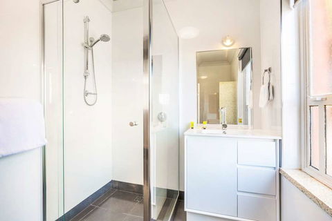 Nightcap Rose & Crown Hotel - Darwin Holiday 1