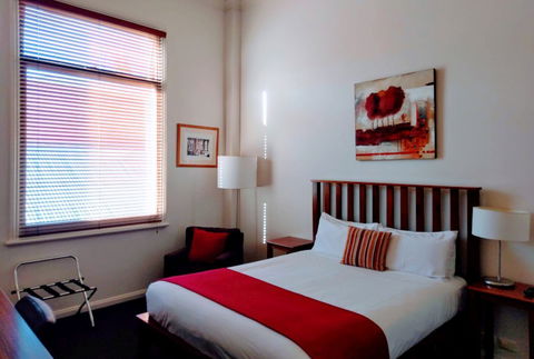 The Ansonia - Darwin Holiday 1