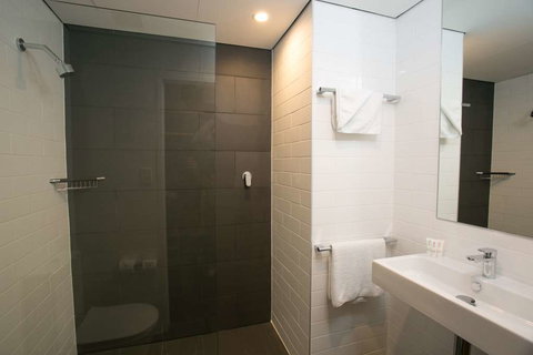 Alpha Hotel Eastern Creek - Darwin Holiday 6