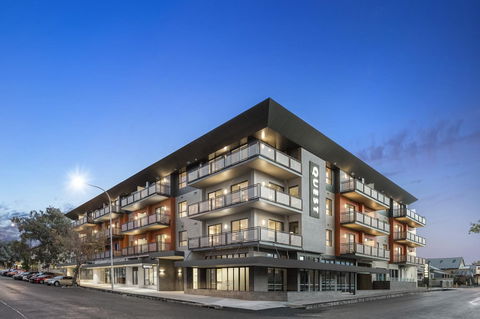 Quest Orange - Darwin Holiday 10