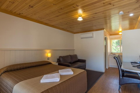 Black Gold Country Cabins and Motel - Darwin Holiday 4