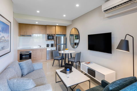 Meriton Suites Waterloo - Darwin Holiday 1