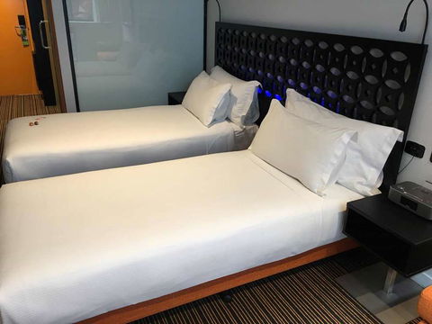 The Constance - Darwin Holiday 5