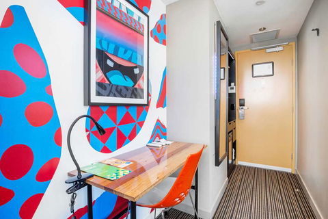 The Constance - Darwin Holiday 9