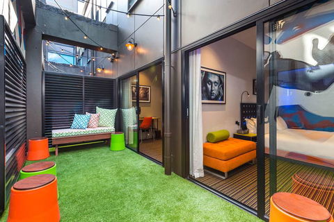 The Constance - Darwin Holiday 15