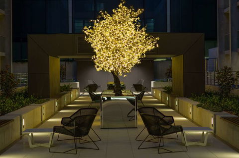 Avenue Hotel Canberra - Darwin Holiday 6