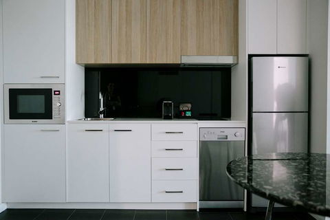 Avenue Hotel Canberra - Darwin Holiday 7