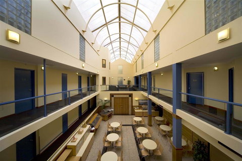 Capital Executive Apt Hotel Canberra - Darwin Holiday 1