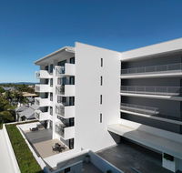 Oaks Carlyle - Darwin Holiday