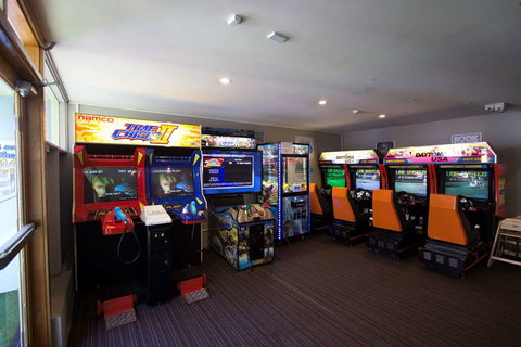 Nightcap at High Flyer Hotel - Darwin Holiday 2