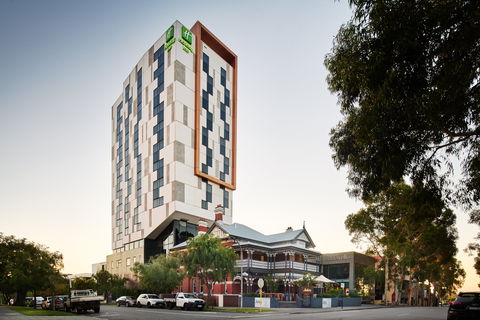 Holiday Inn West Perth - Darwin Holiday 2