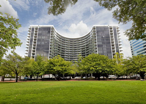 Astra Canberra Manhattan - Darwin Holiday 0
