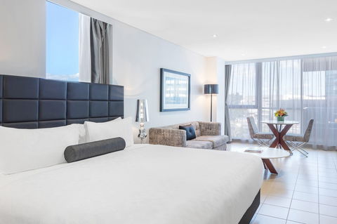 Meriton Suites Broadbeach - Darwin Holiday 1
