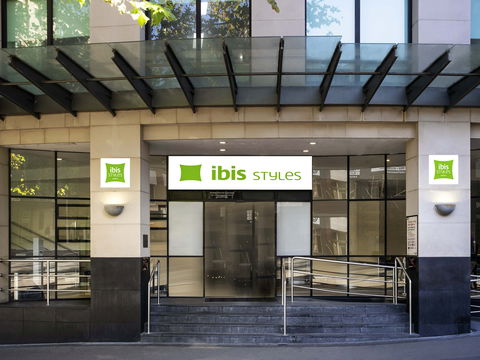 Ibis Styles Sydney Central - Darwin Holiday 1