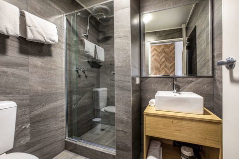 Nightcap At Sylvania Hotel - Darwin Holiday 2