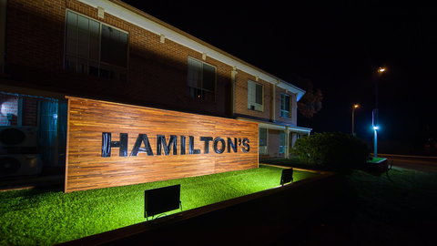 Hamilton's Queanbeyan Motel - Darwin Holiday 2