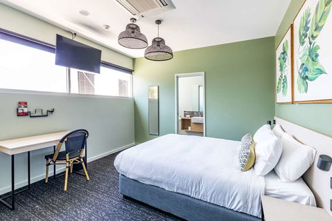 Nightcap at Commercial Hotel - Darwin Holiday 1