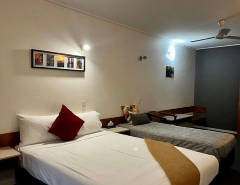 Ayr Traveller's Motel - Darwin Holiday 1
