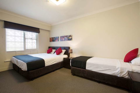 Enfield Hotel - Darwin Holiday 1