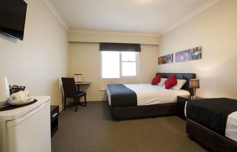 Enfield Hotel - Darwin Holiday 2