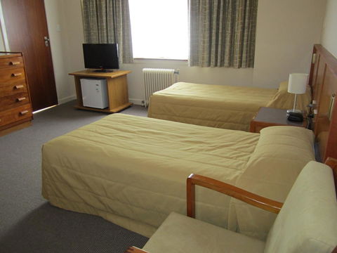 University House - ANU - Darwin Holiday 3