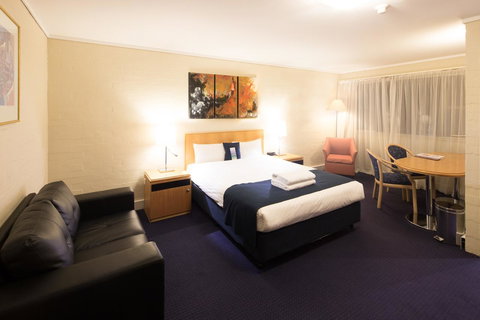 Ibis Styles Canberra - Darwin Holiday 3