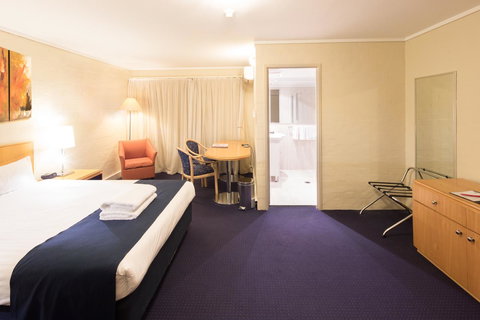 Ibis Styles Canberra - Darwin Holiday 1