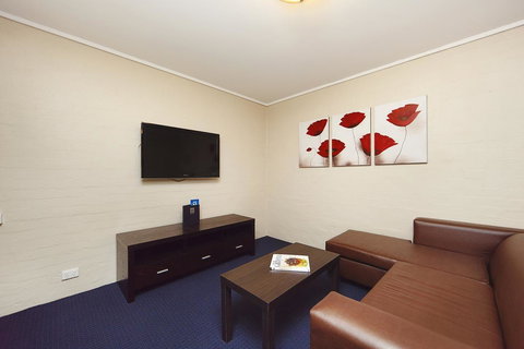 Ibis Styles Canberra - Darwin Holiday 13
