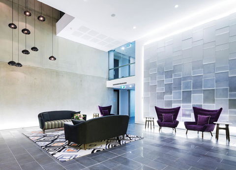 Avenue Hotel Canberra - Darwin Holiday 1