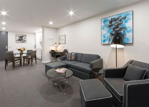 Avenue Hotel Canberra - Darwin Holiday 2