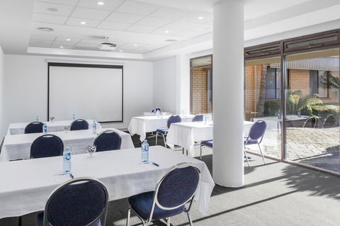 Garden City Hotel, Best Western Signature Collection - Darwin Holiday 21