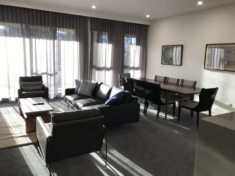 Knightsbridge Canberra - Darwin Holiday 33