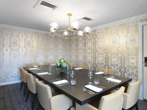 Hotel Kurrajong Canberra - Darwin Holiday 30