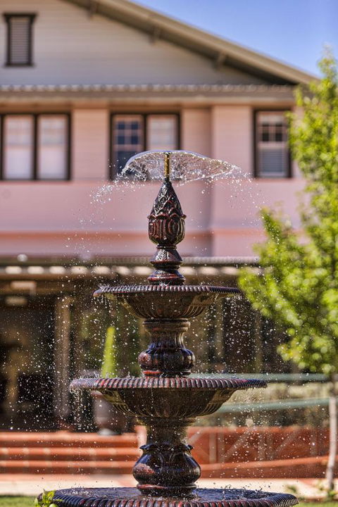 Hotel Kurrajong Canberra - Darwin Holiday 3