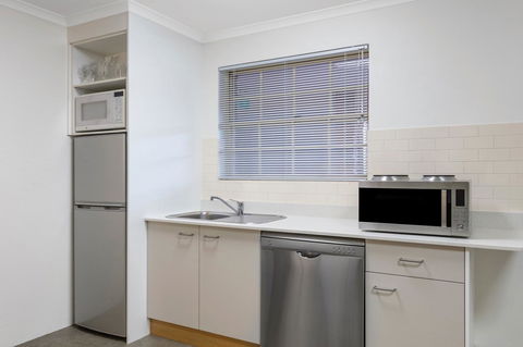 Adina Serviced Apartments Canberra Kingston - Darwin Holiday 3