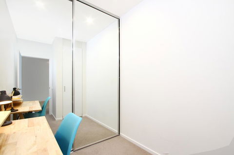 IQ Smart Apartments 704 Braddon ACT - Darwin Holiday 1