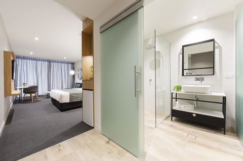 Mercure Canberra Belconnen - Darwin Holiday 5