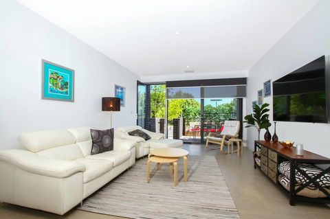 Accommodate Canberra - Parbery - Darwin Holiday 21