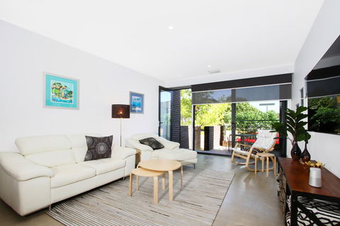 Accommodate Canberra - Parbery - Darwin Holiday 1